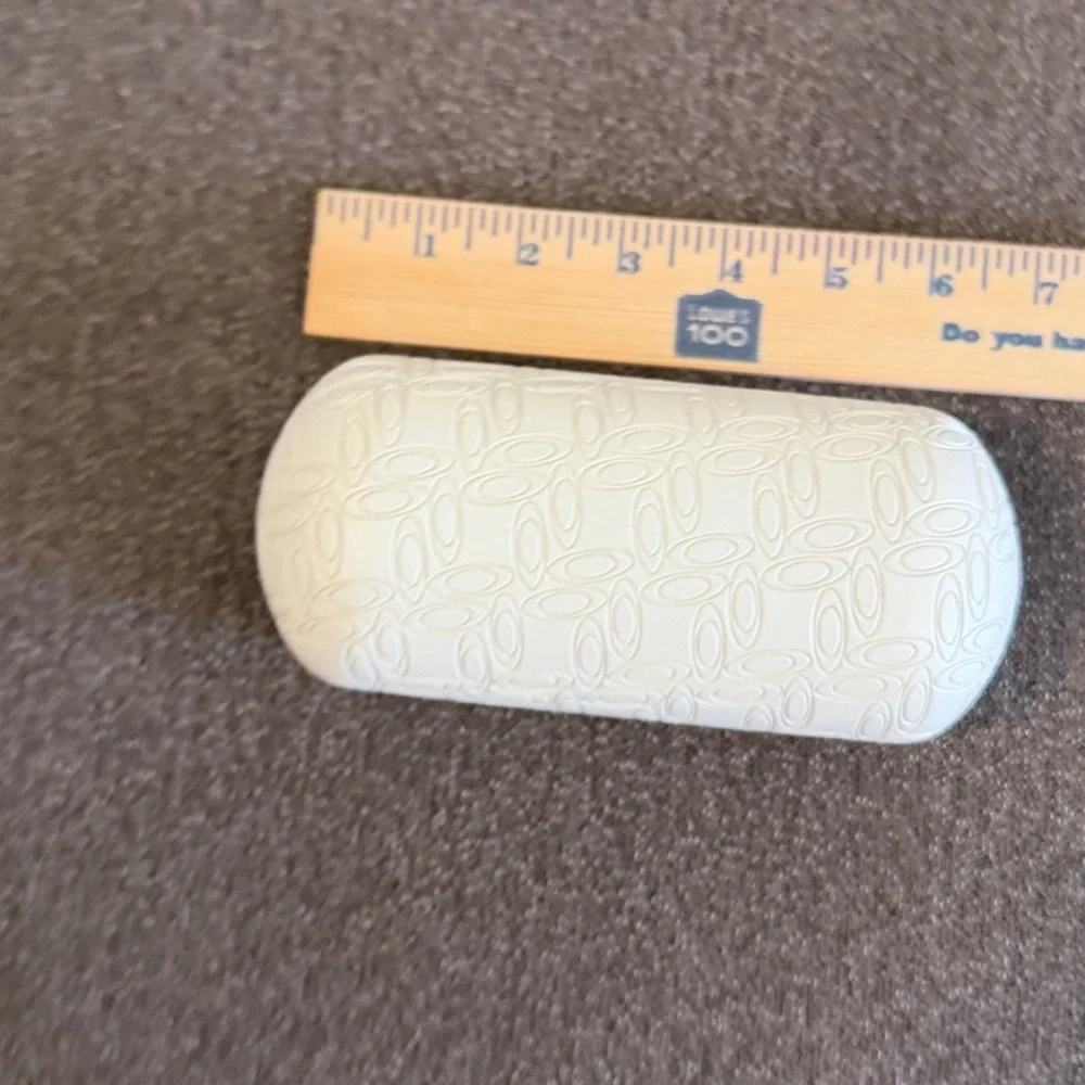 Oakley Sunglasses Hard Case. Excellent condition. Never used.